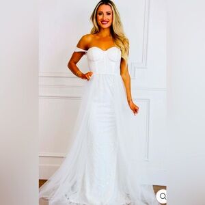 NWT, Bella and Bloom Boutique, size Large, wedding dress